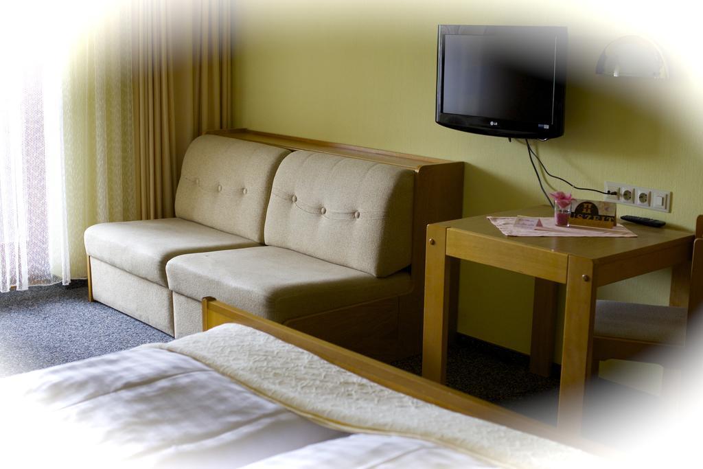 Hotel - Reweschnier Kusel Bagian luar foto